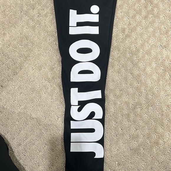 Nike thermal training leggings - Picture 2 of 3